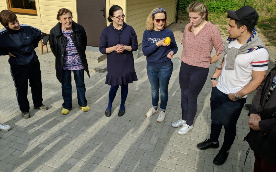 Lyderių dirbtuvių iškyla Geluvos sodyboje