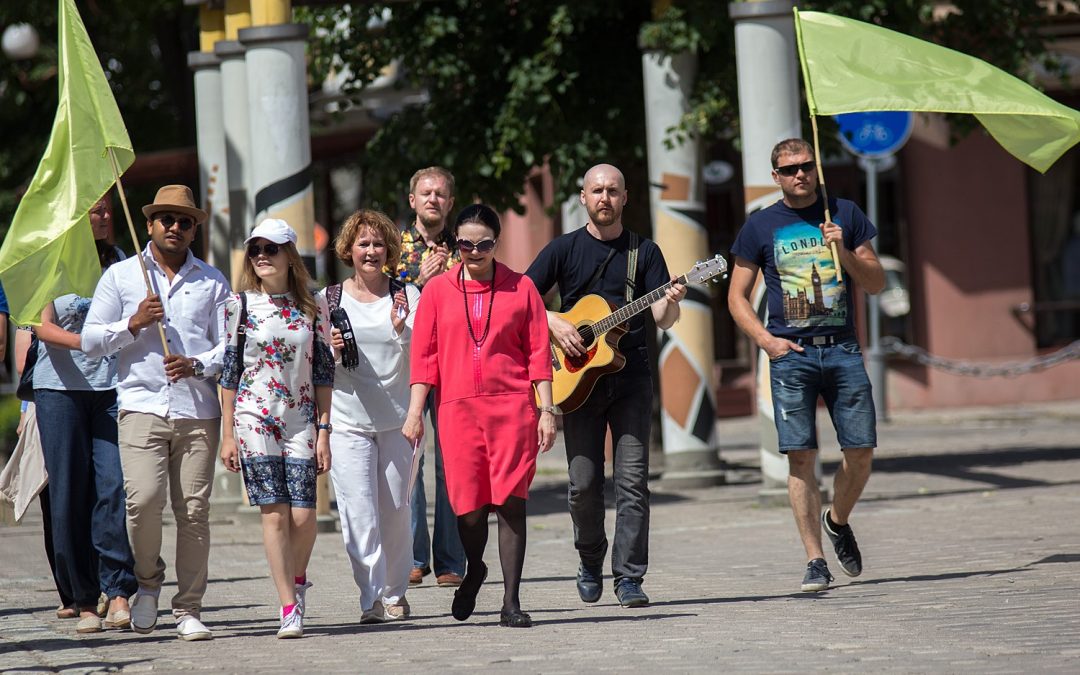 BŪKITE DRĄSIOS ŠIRDIES – Sekminių šventė